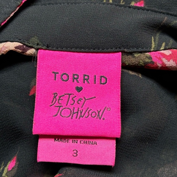 Torrid Betsey Johnson Black Floral Sheer Chiffon Tunic Size 3X - Picture 8 of 9